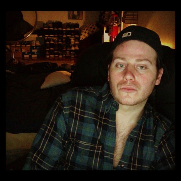 Meet your ME, Your Posher, Zak! - Picture 5 of 10